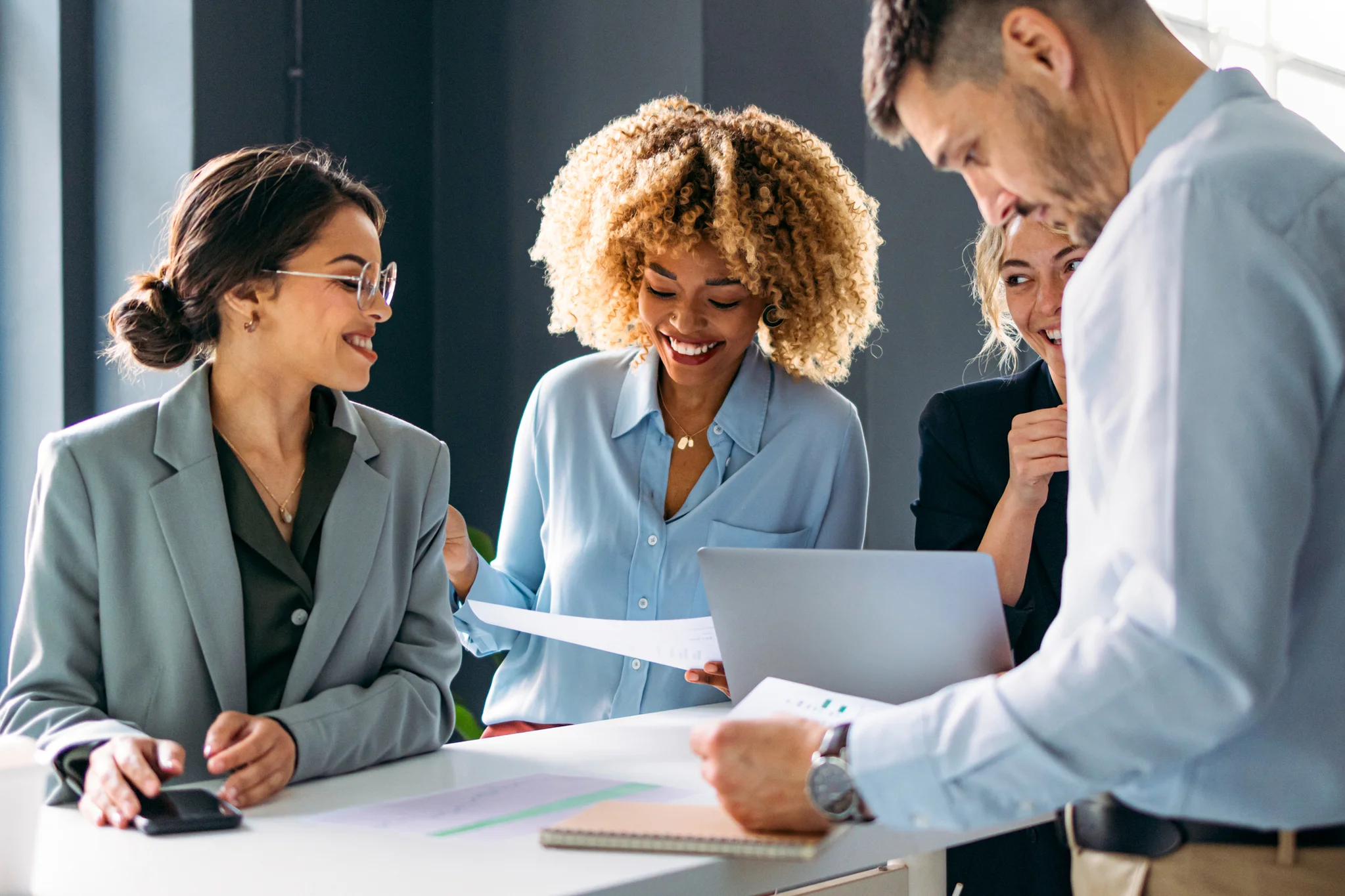 businesspeople_reading_documents
