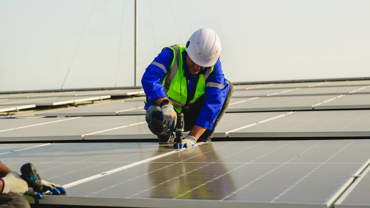 Solar Panel Installer (PV)