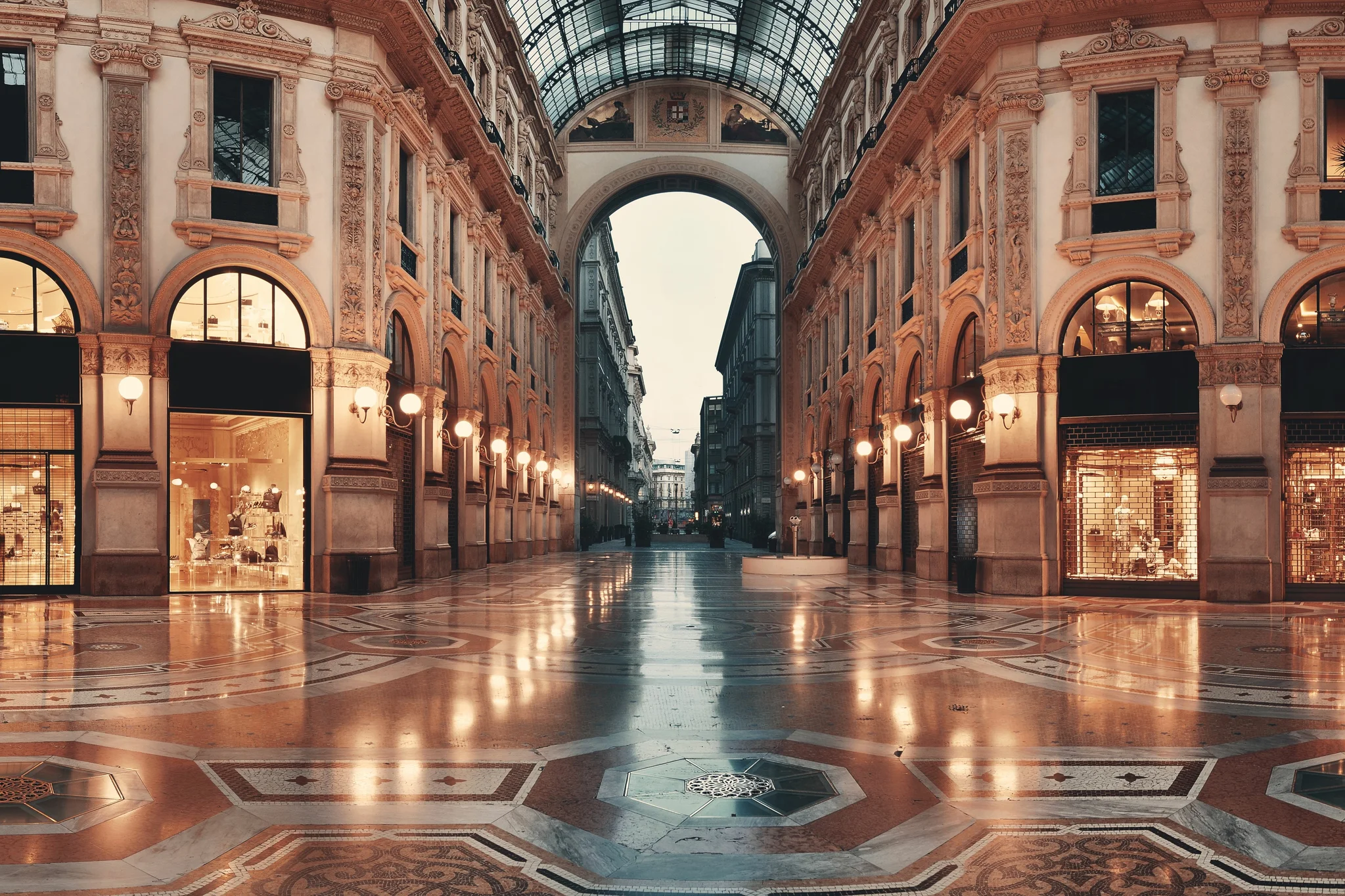 image for Retail & Consumer