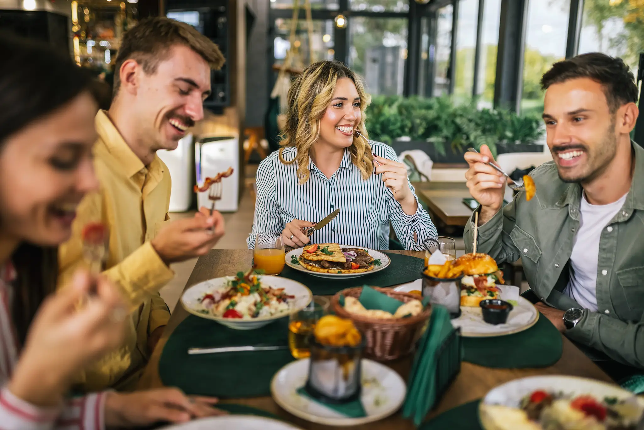 DINING & LUNCH SPOTS image