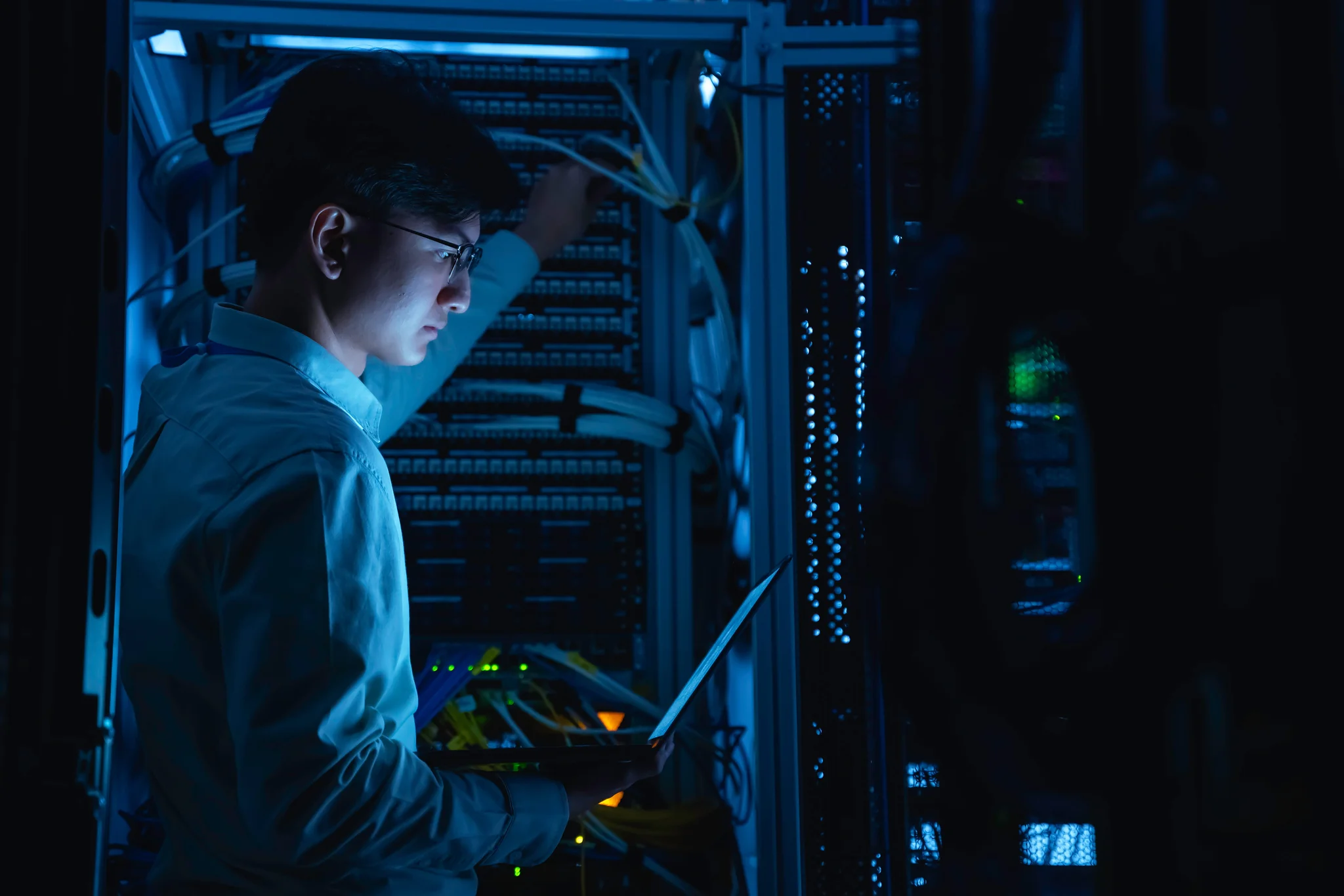 How to Become a Fibre Engineer: UK Career Path