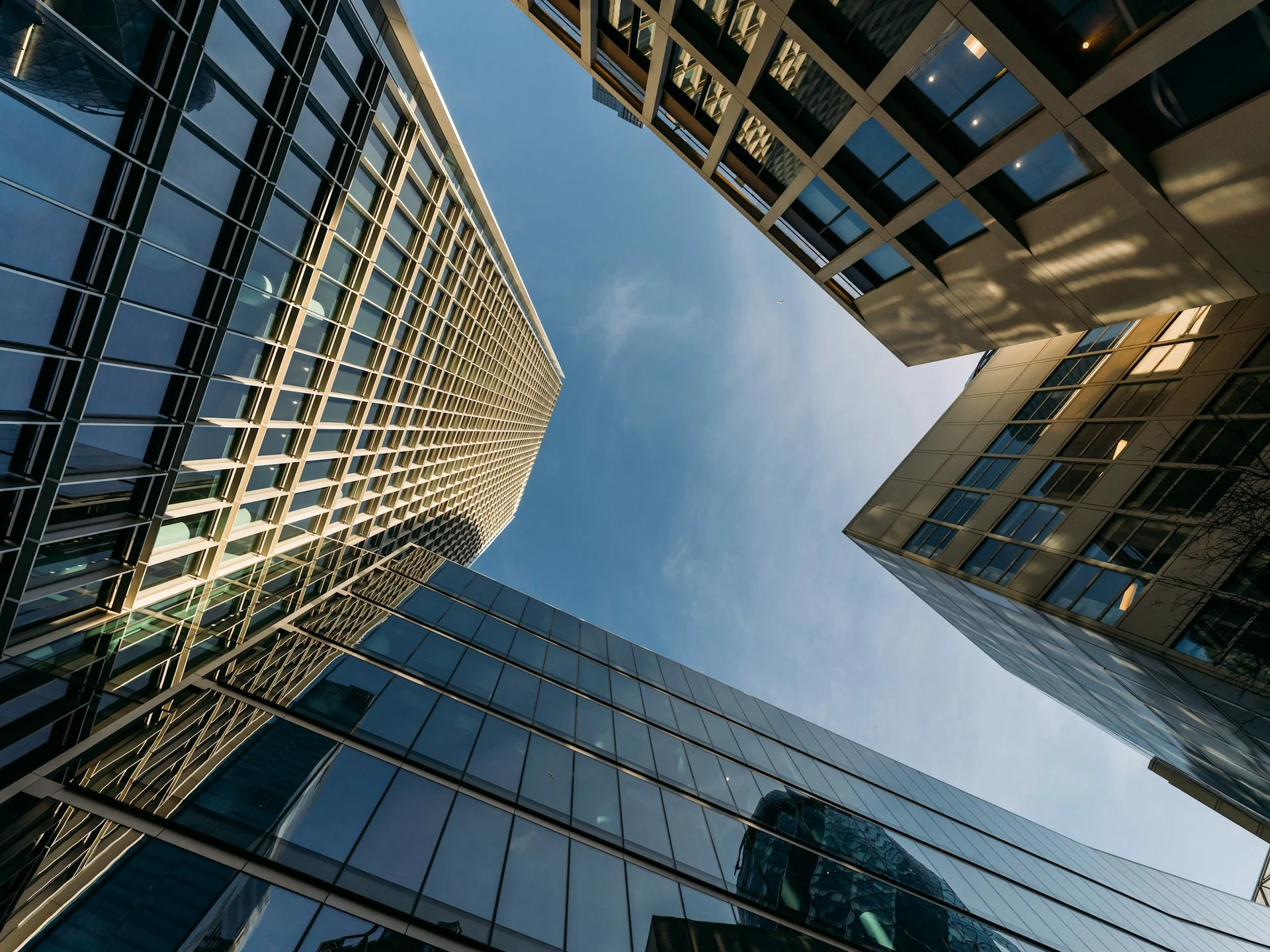 view-of-skyscrapers-at-the-financial-district-london-uk