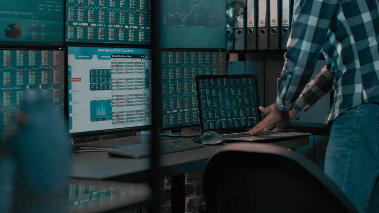 UK Quantitative Finance Salaries 2026/27: Quant Trader, Researcher and Analyst Pay