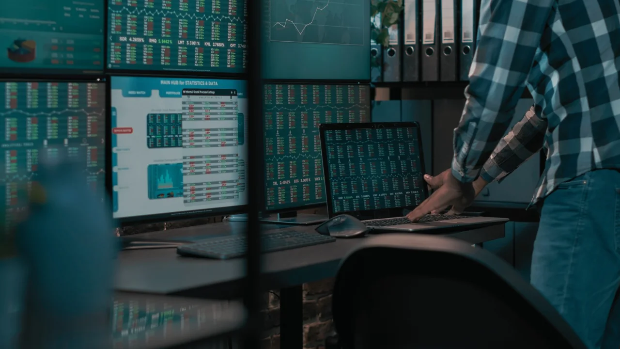 UK Quantitative Finance Salaries 2026/27: Quant Trader, Researcher and Analyst Pay