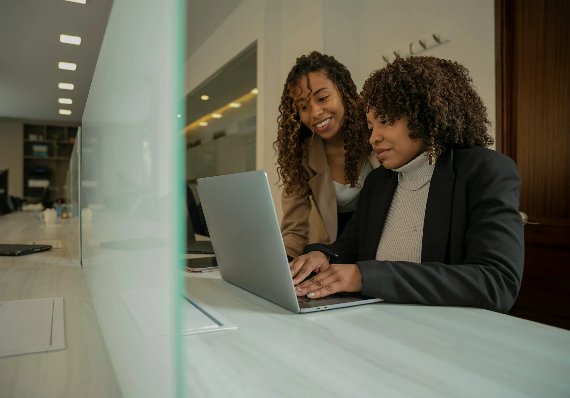 women working together