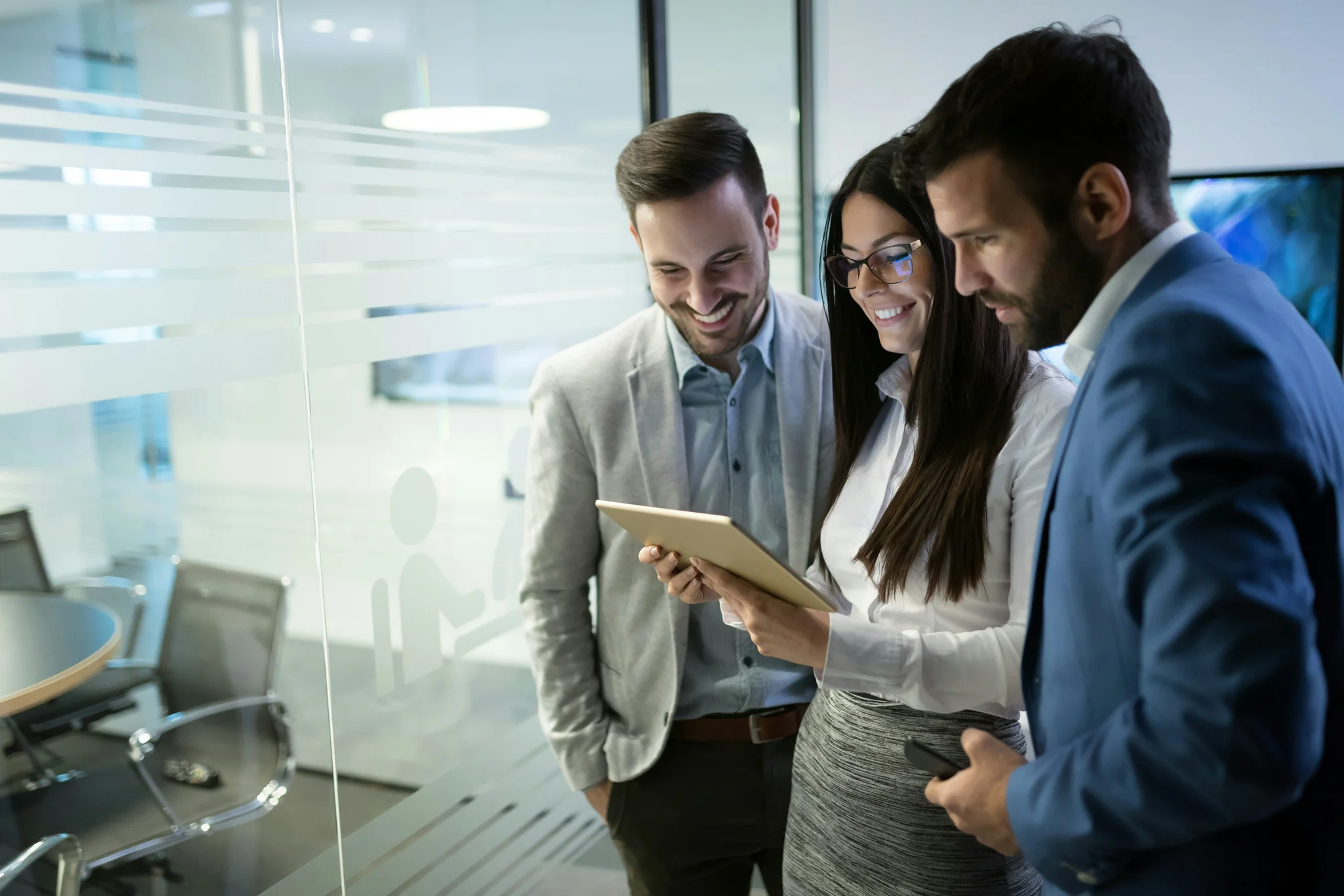 Chief Data Officer vs Chief AI Officer: Which to Hire First?