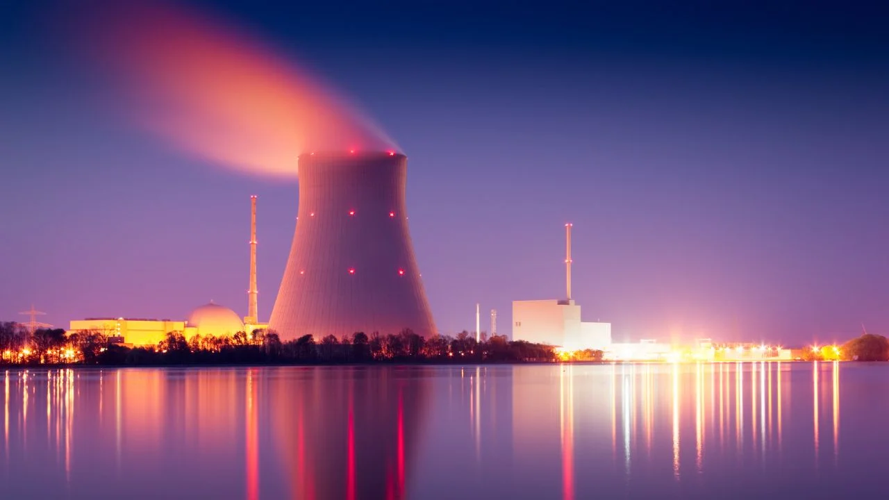 Why Are US Data Centers Turning to Nuclear Power?
