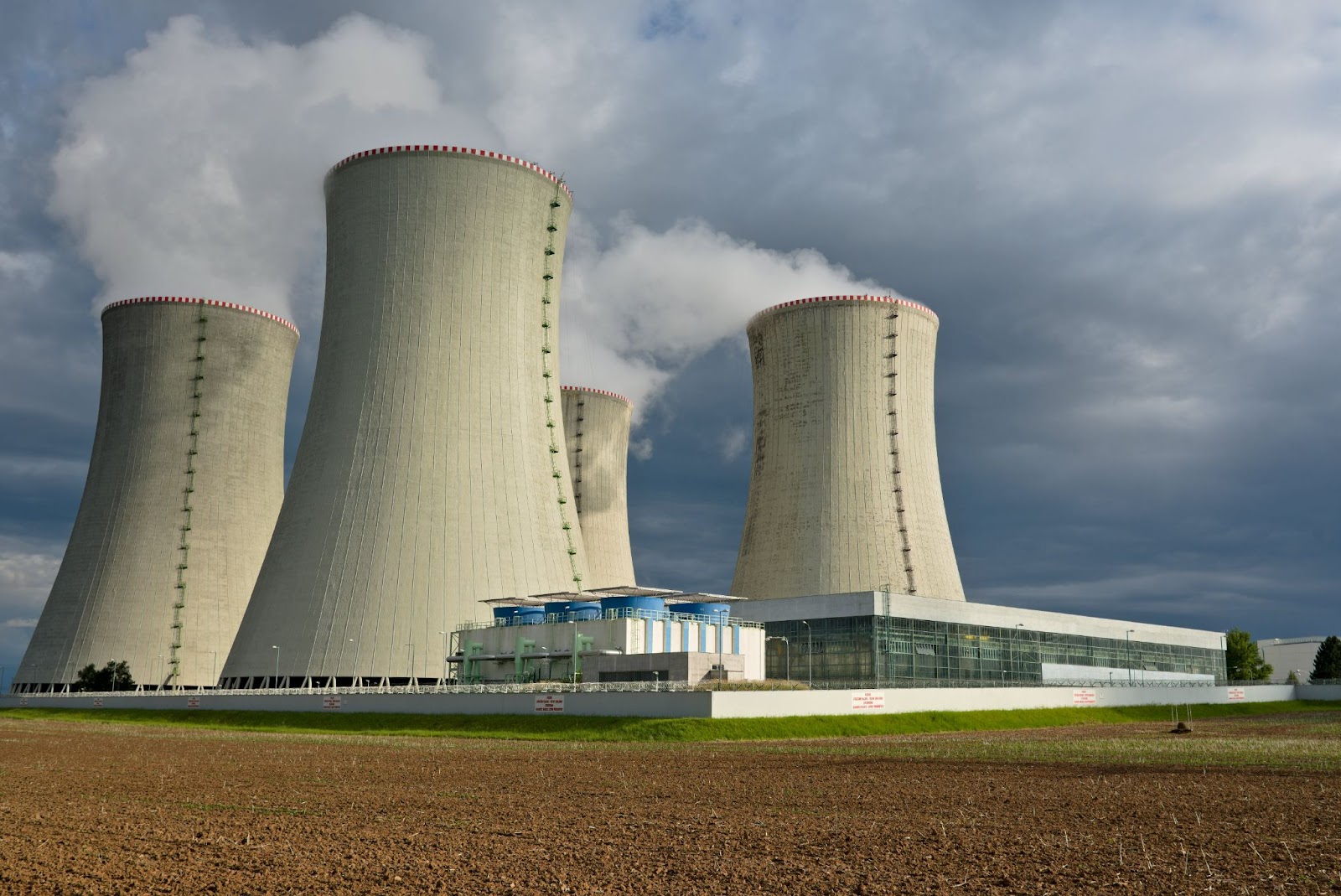 Exploring the Advantages of Nuclear Energy