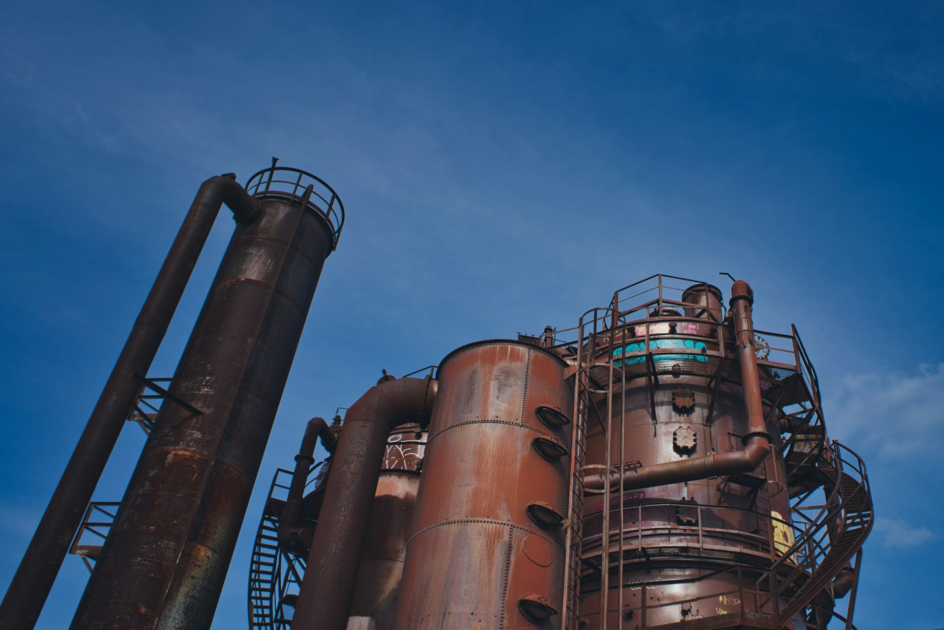 How Oil and Gas Hiring Needs Vary by Project Stage