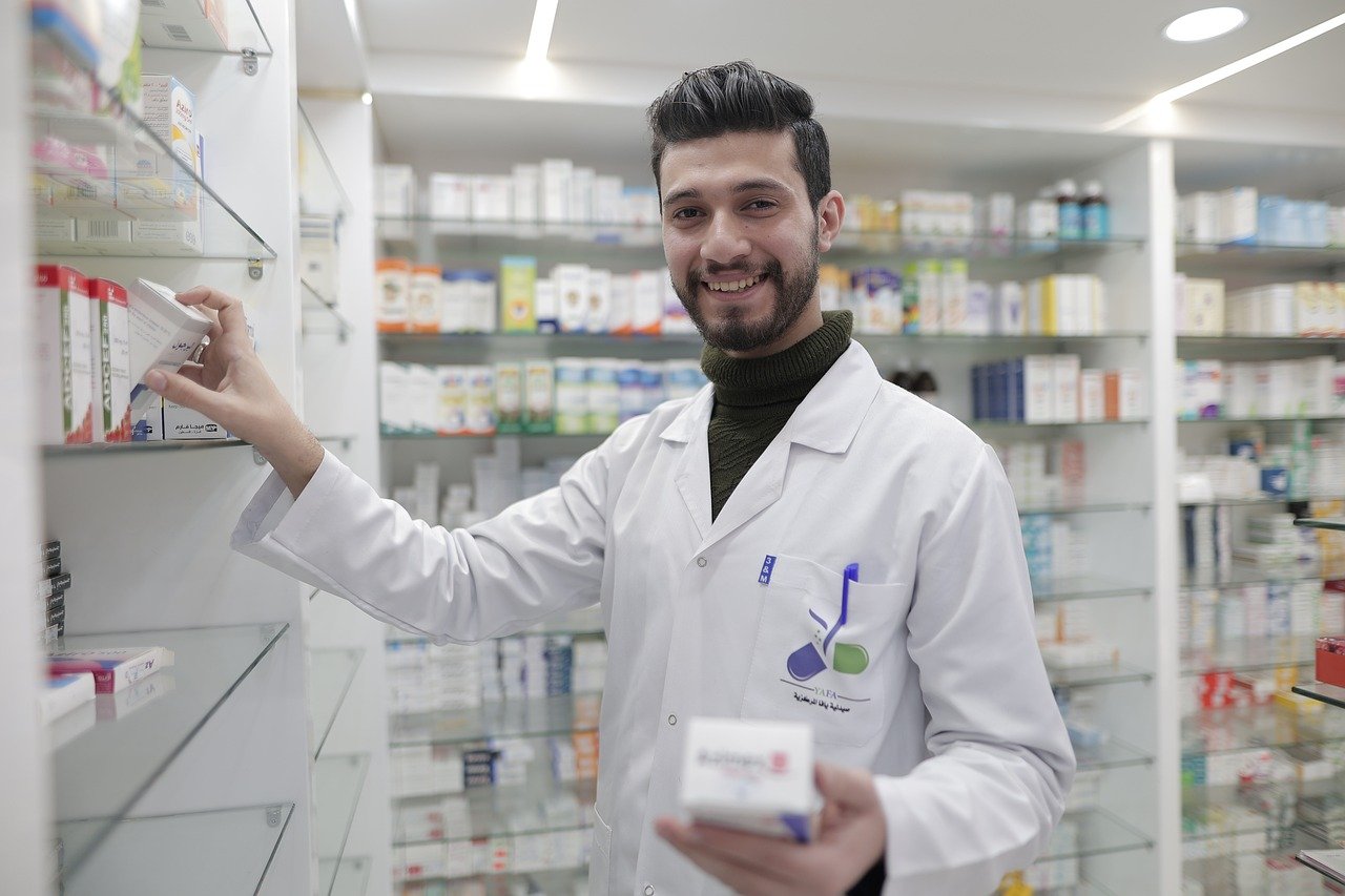 What Does a Pharmacy Technician Do: The Role of a Pharmacy Technician