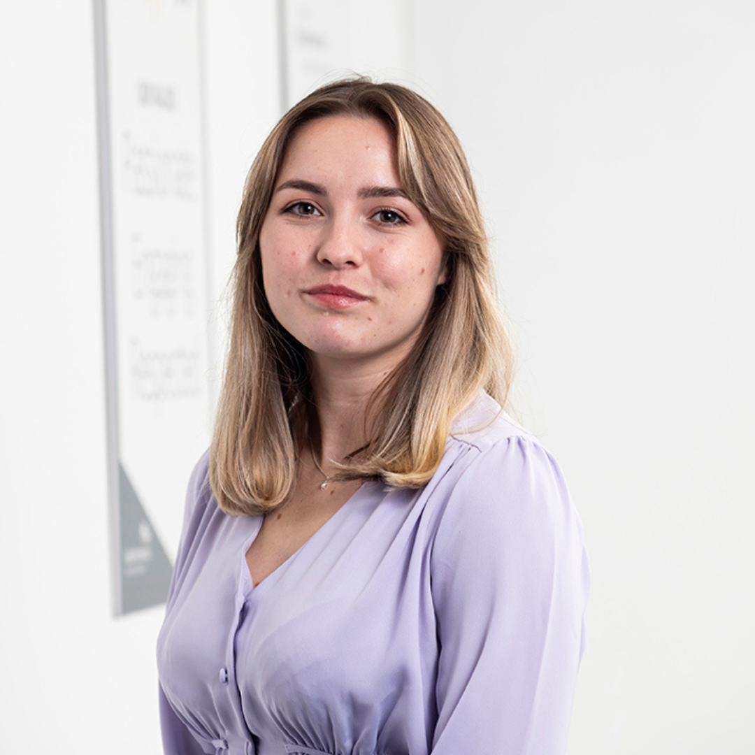 Chloe Cameron profile picture