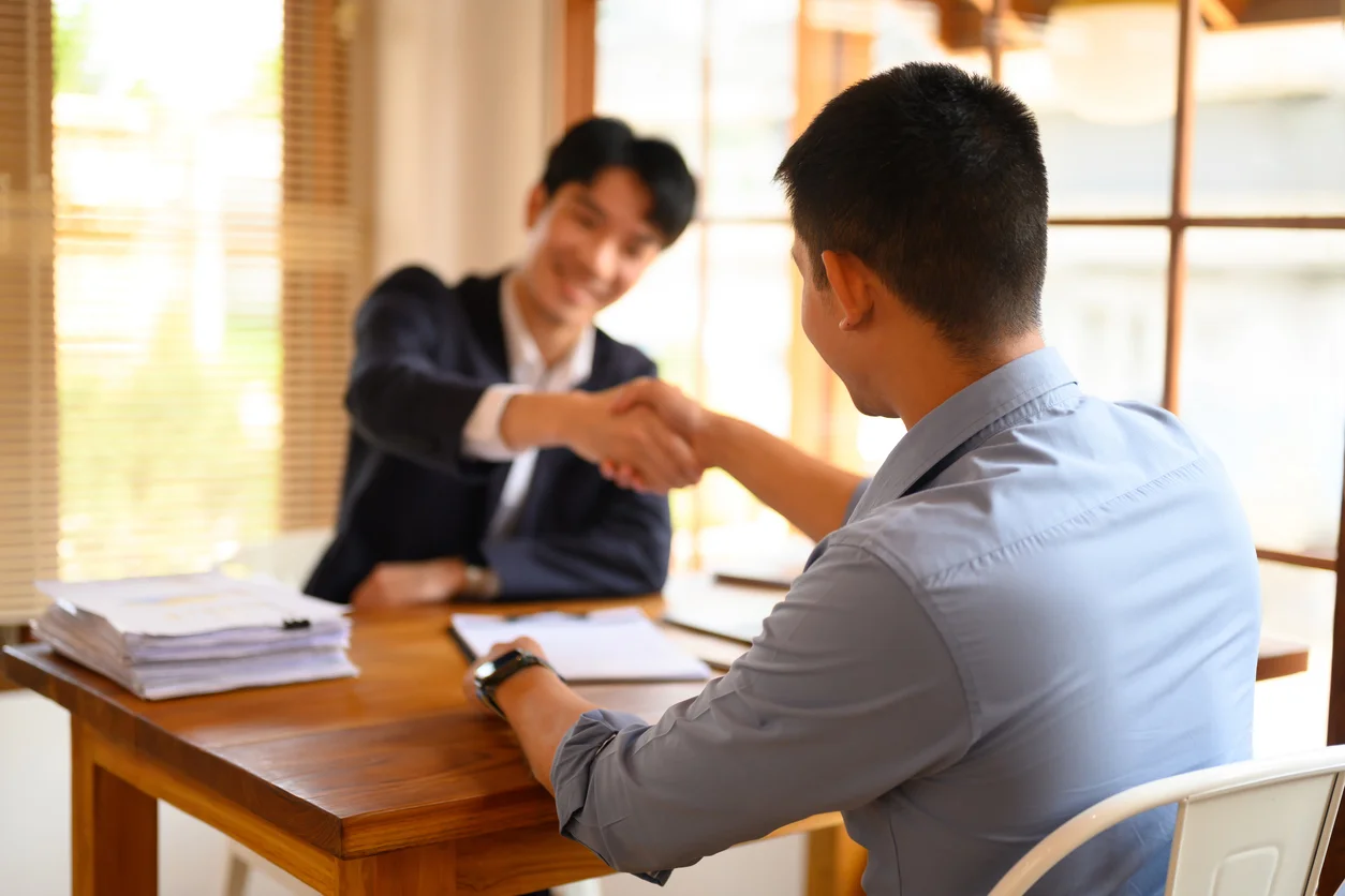 Negotiating a senior actuarial job offer: salary, benefits and role scope