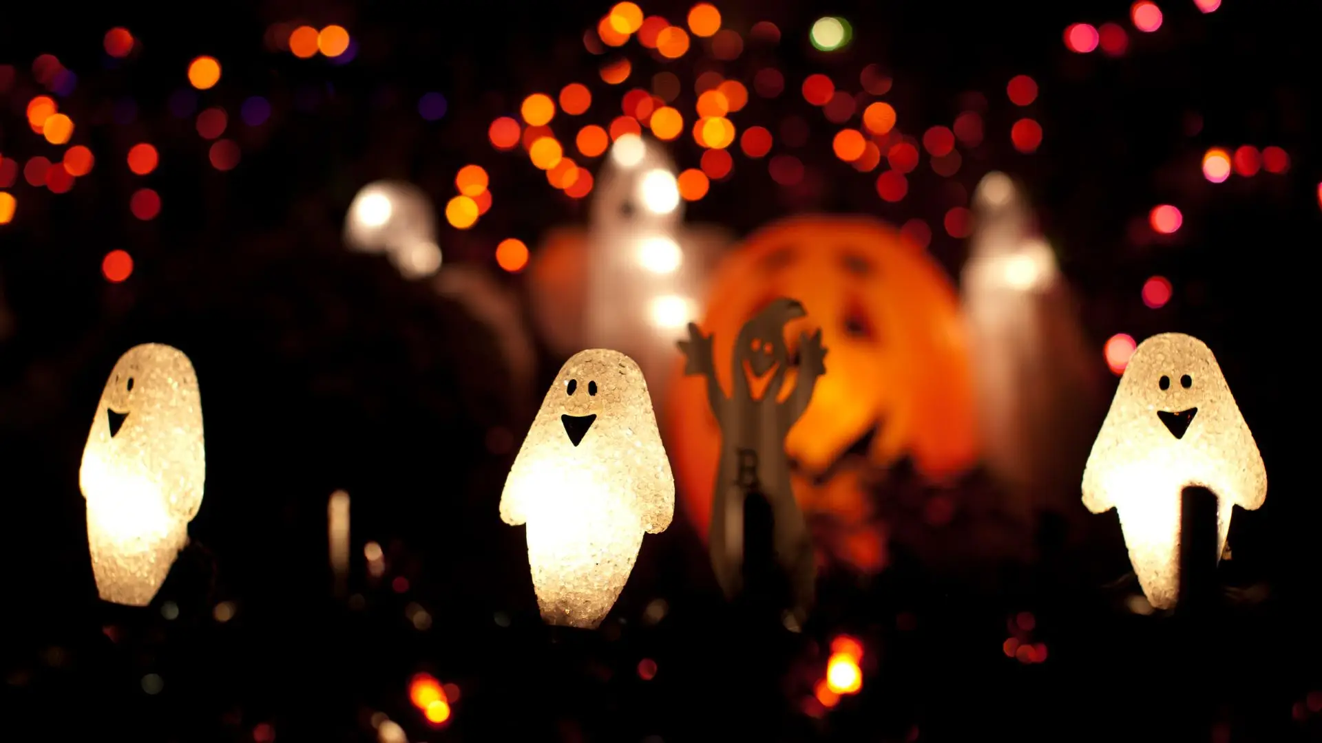 How To Throw an Awesome High School Halloween Party