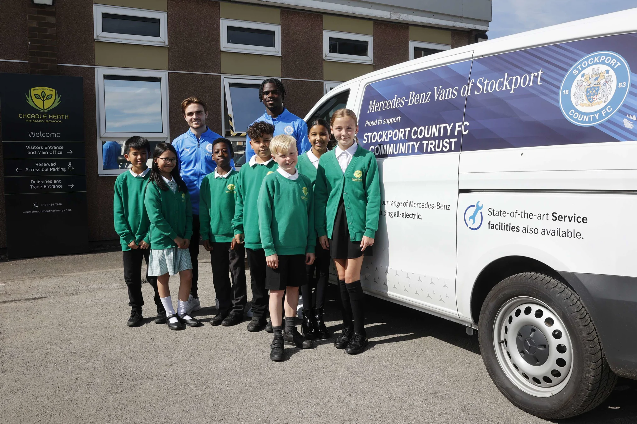 https://sitescdn.wearevennture.co.uk/public/stockport-county-careers/assets/kitsbycounty_030924-016.webp