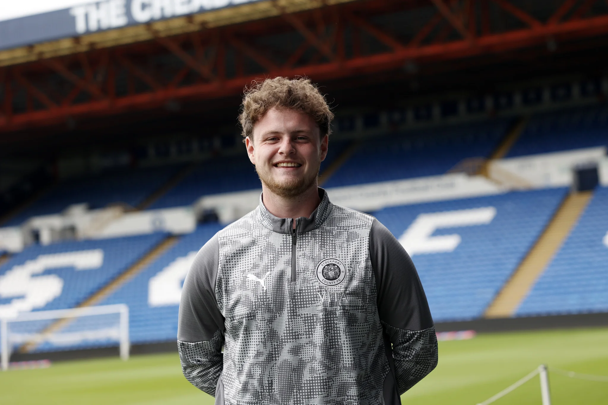 https://sitescdn.wearevennture.co.uk/public/stockport-county-careers/assets/lukebeardsmore_scfcwomen_060526-002.webp