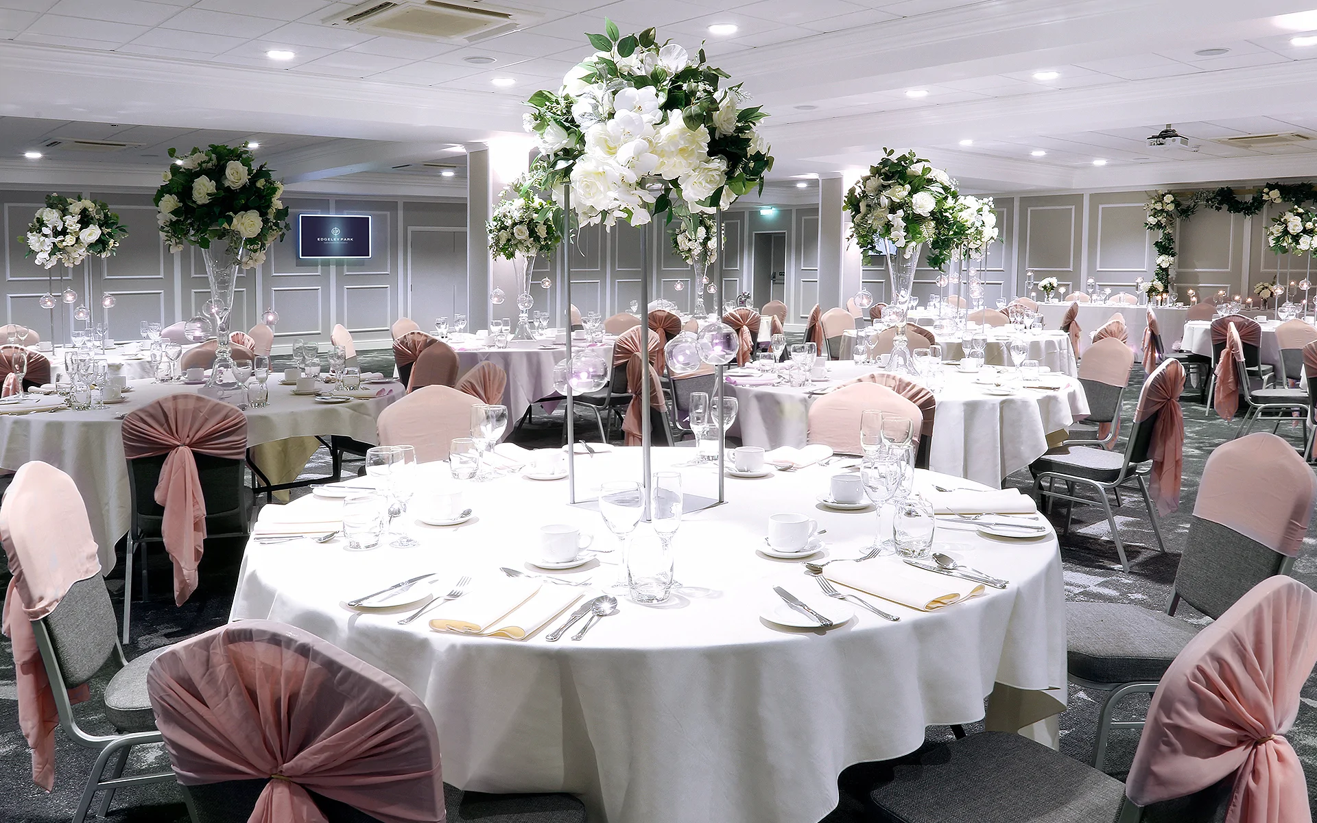 https://sitescdn.wearevennture.co.uk/public/stockport-county-careers/assets/wedding.webp
