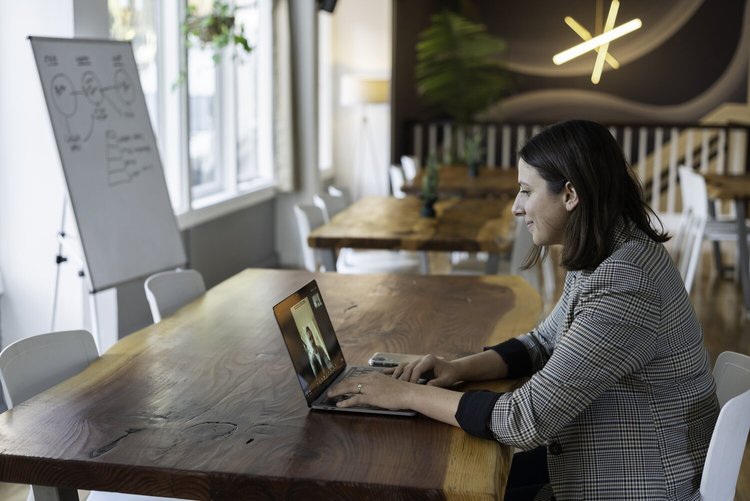 Choosing the Right Hiring Approach for Your Startup: Full-Time vs. Fractional vs. Interim
